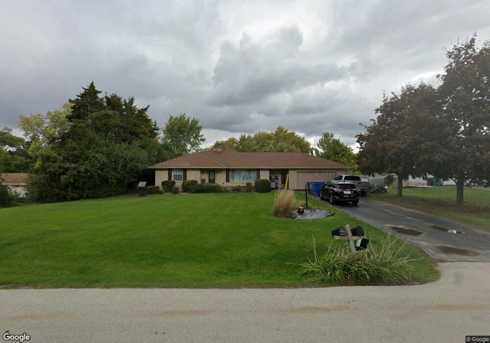 N69W13490 Harding Dr, Menomonee Falls, WI 53051 - photo 1