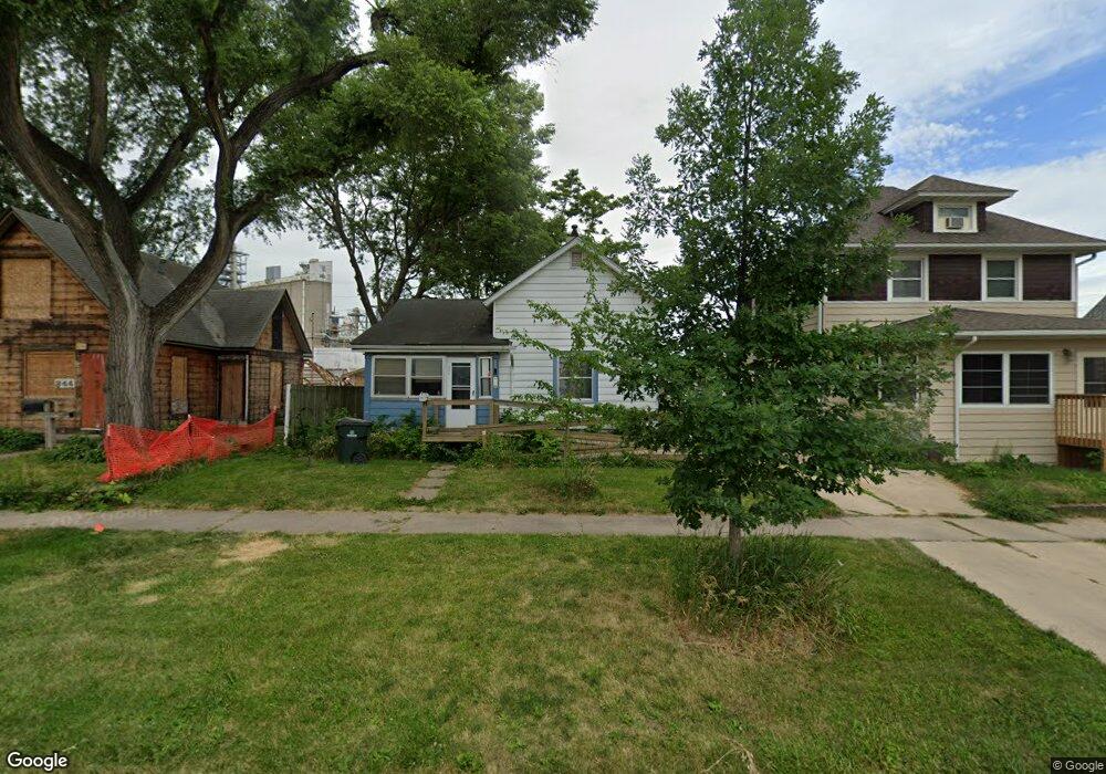 840 10th St SW, Cedar Rapids, IA 52404 - photo 1