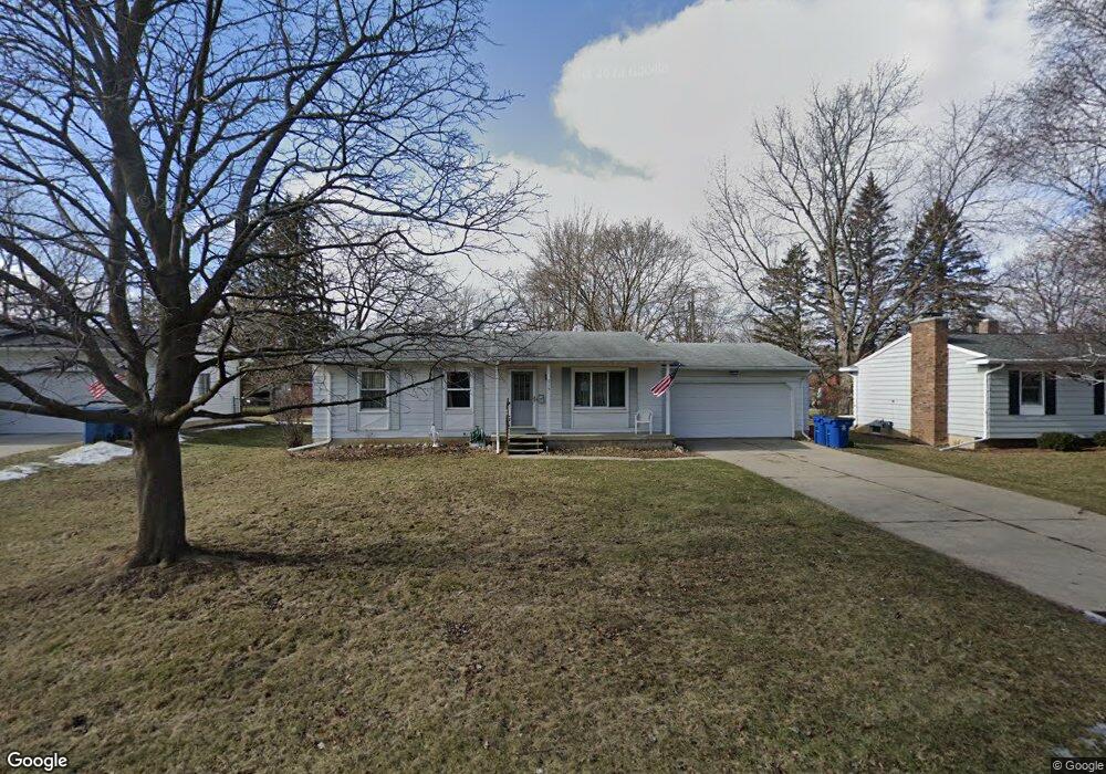 715 E Chelsea Cir, Davison, MI 48423 - photo 1