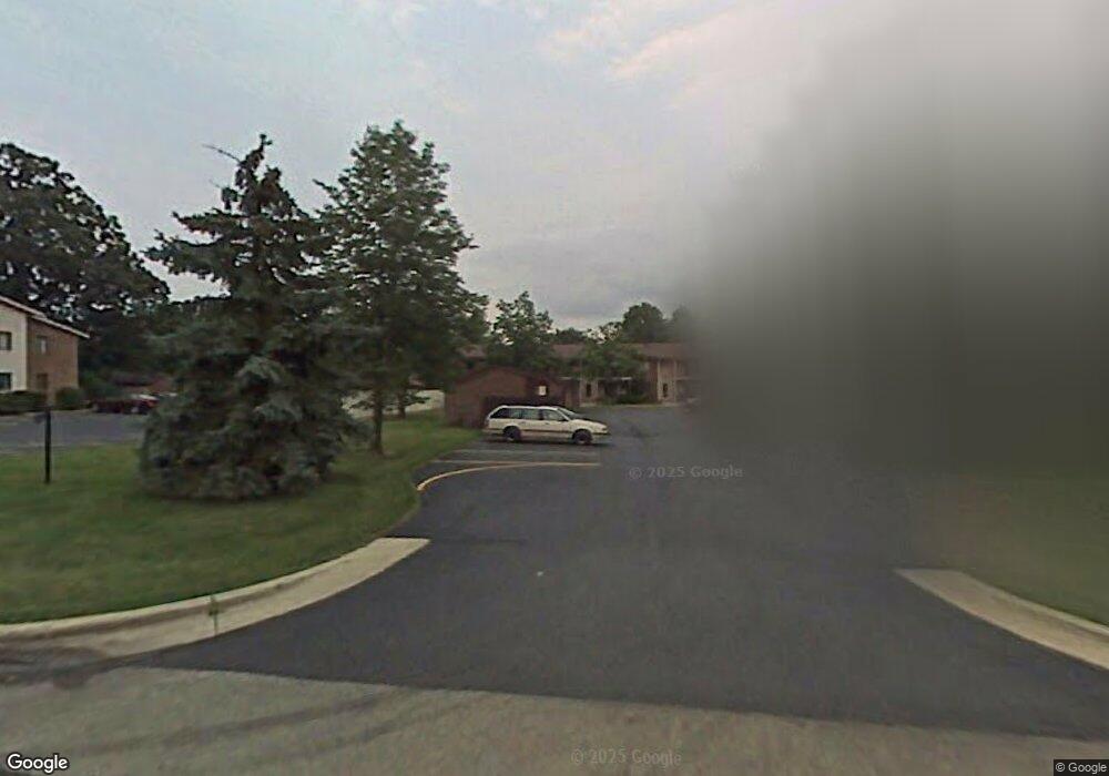 1650 S Carriage Ln unit B, New Berlin, WI 53151 - photo 1