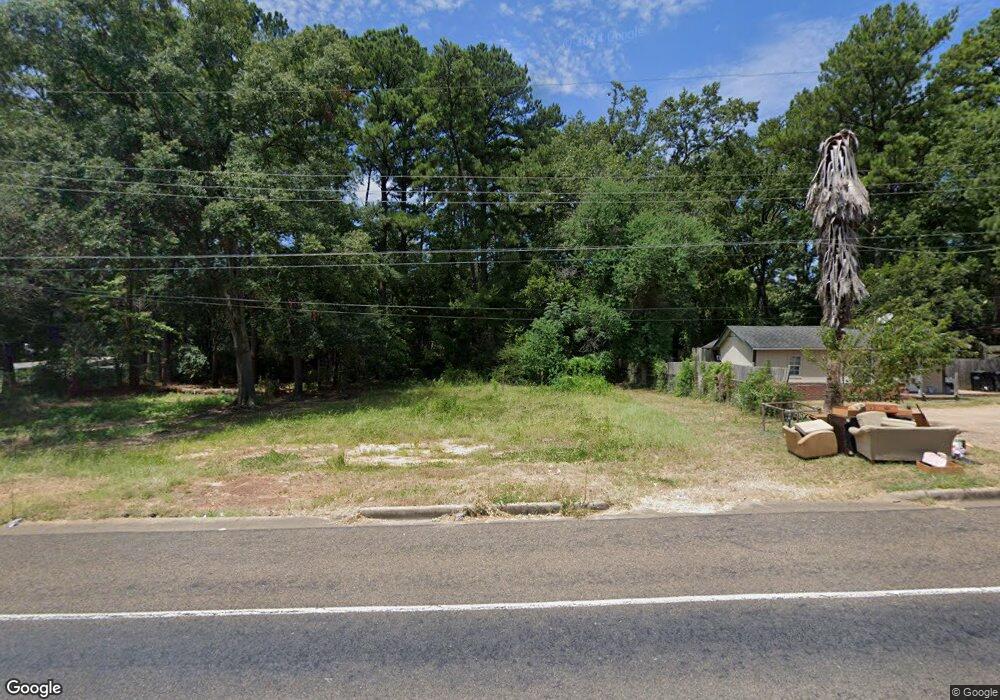 611 N Eastman Rd, Longview, TX 75601 - photo 1