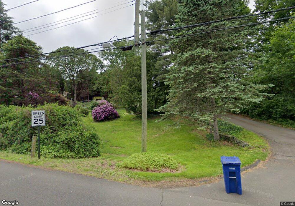 652 Chestnut Ridge Rd, Orange, CT 06477 - photo 1