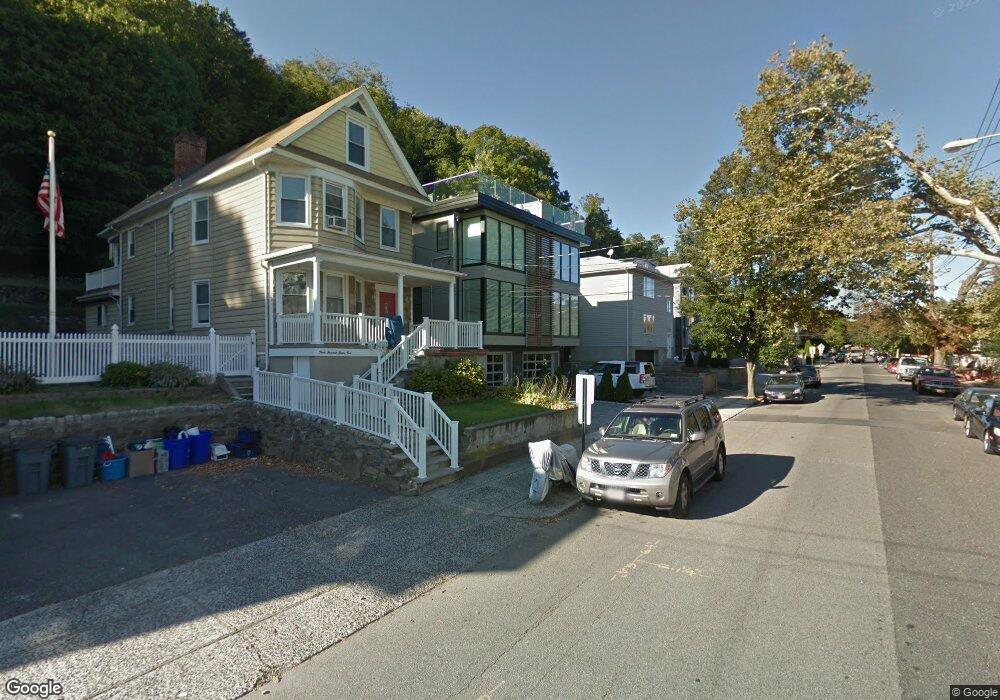 400 Undercliff Ave, Edgewater, NJ 07020 - photo 1