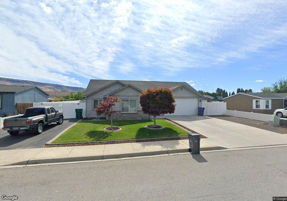 565 Nelson Place N, East Wenatchee, WA 98802 - photo 1