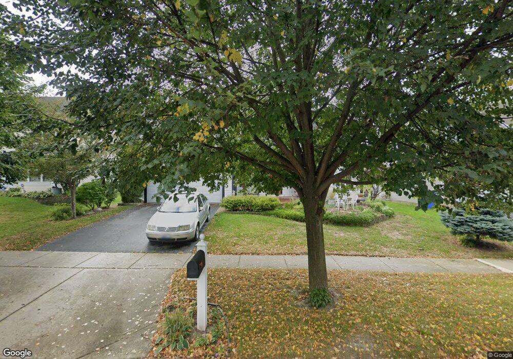 940 Cortney Dr, Carpentersville, IL 60110 - photo 1