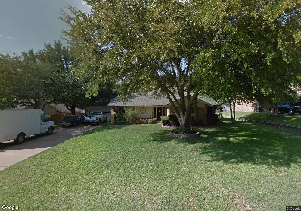 2233 Hickory Dr, Ardmore, OK 73401 - photo 1