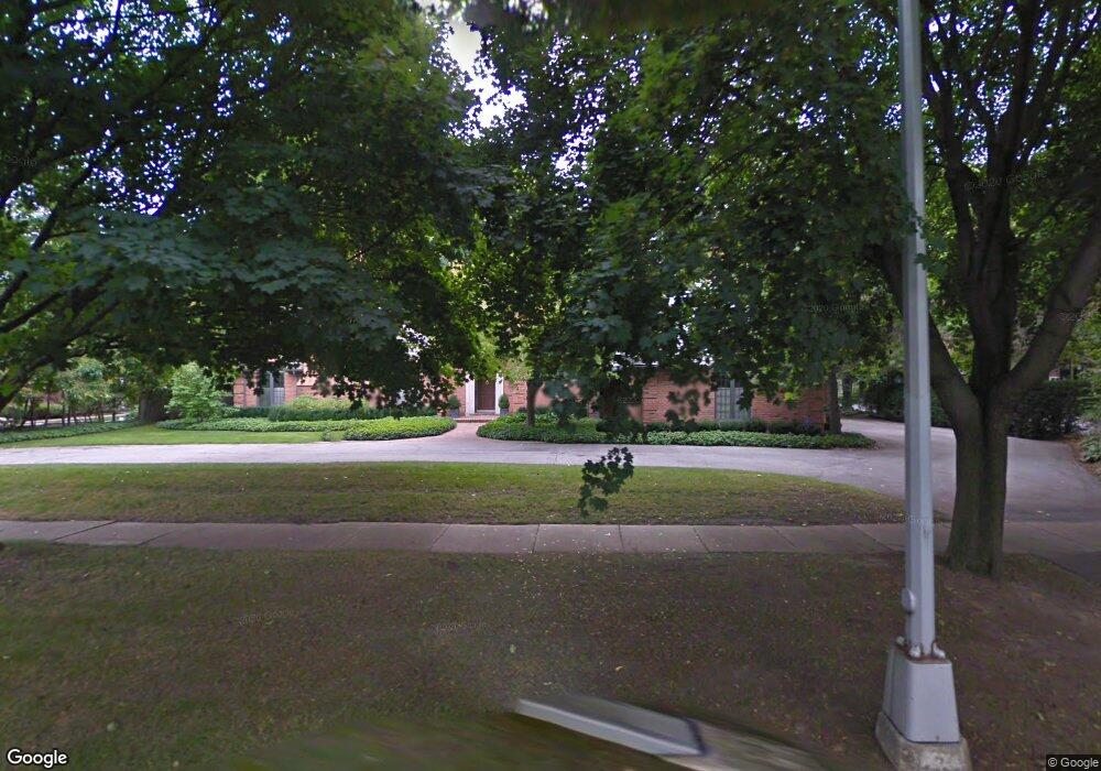 121 Vendome Rd, Grosse Pointe Farms, MI 48236 - photo 1