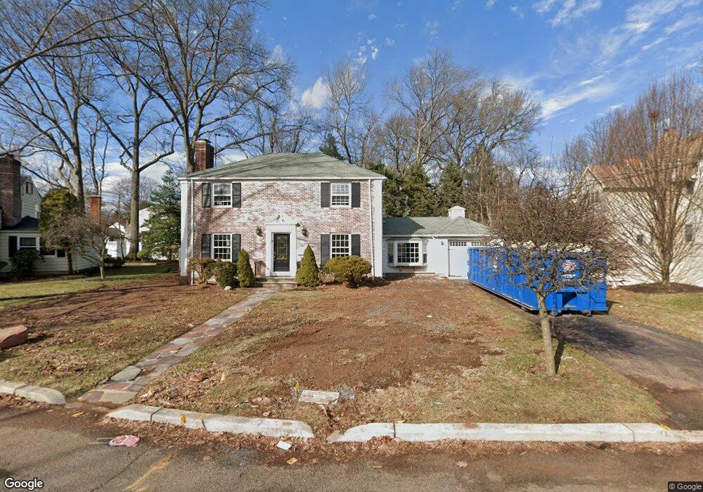 8 Cape Ct, Metuchen, NJ 08840 - photo 1