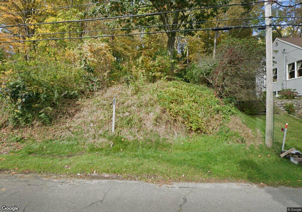 139 W Wakefiedl, Winchester, CT 06098 - photo 1