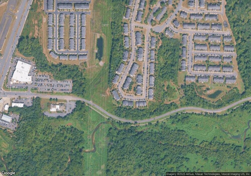 2363 Battery Hill Cir unit 128, Woodbridge, VA 22191 - photo 1