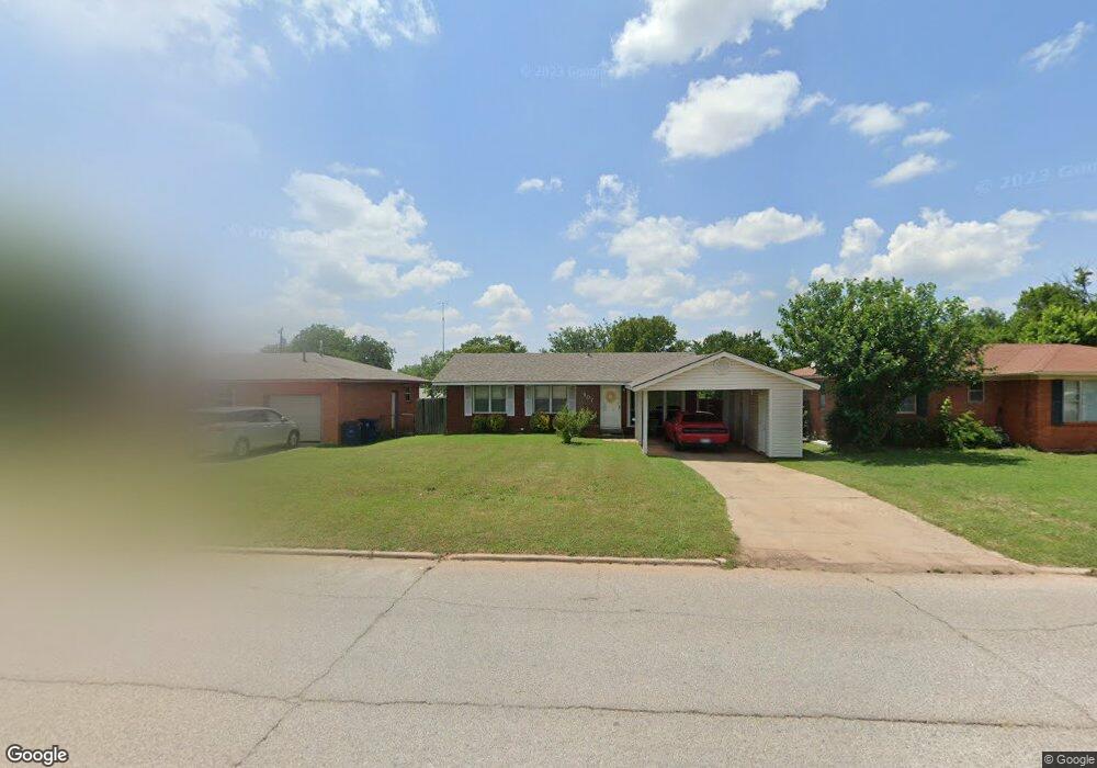 907 Devonwood Ave, Duncan, OK 73533 - photo 1