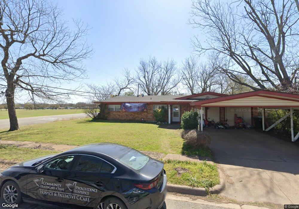 1301 Manor Dr, Cleburne, TX 76033 - photo 1