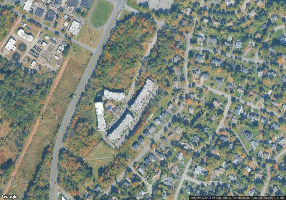 5110 Pointe Gate Dr, Livingston, NJ 07039 - photo 1