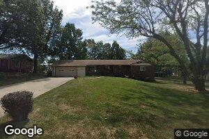 403 Minnetare Ln, Hiawatha, KS 66434