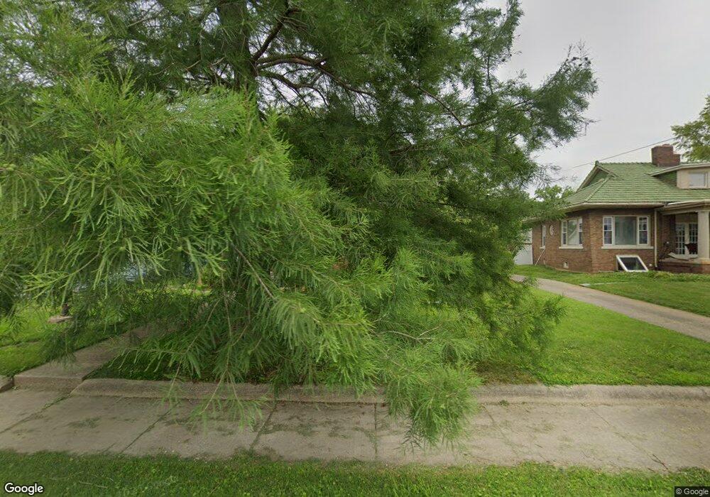 404 E Flora St, Washington, IN 47501 - photo 1