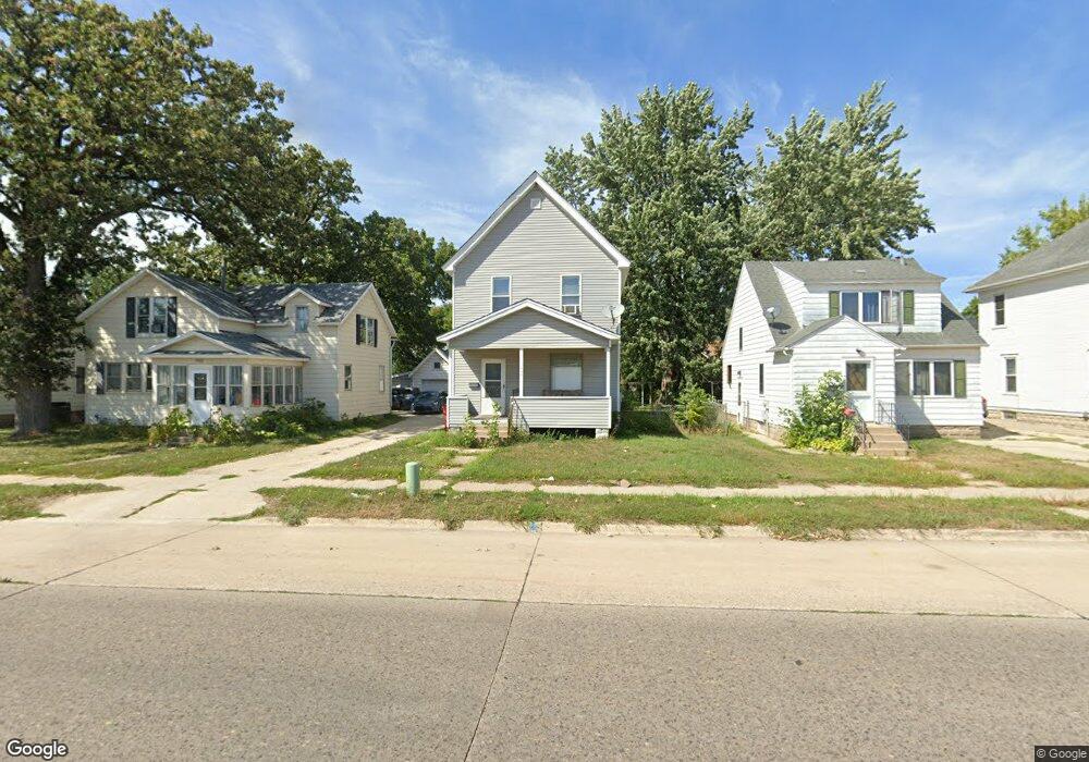 1006 W Oakland Ave, Austin, MN 55912 - photo 1