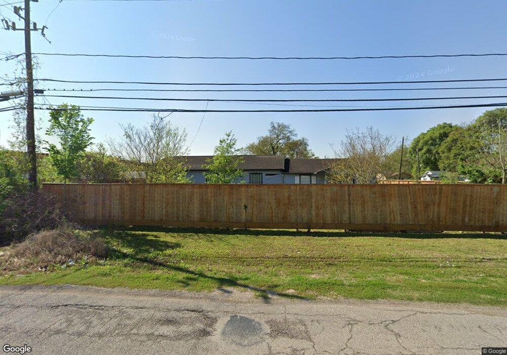 4502 Weaver Rd, Houston, TX 77016 - photo 1