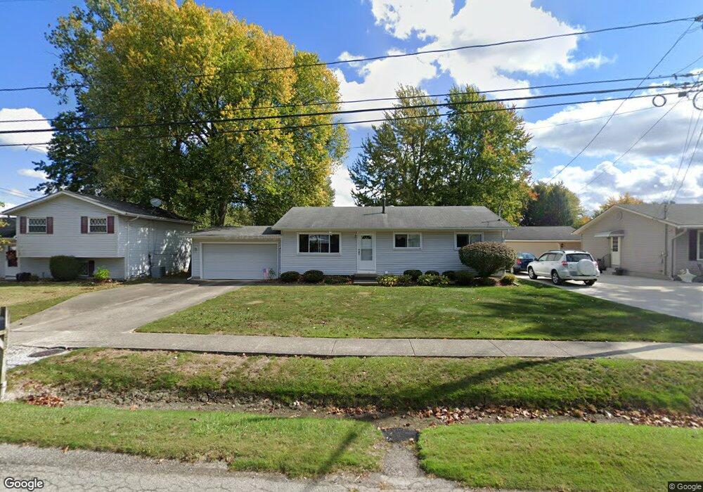 733 Oakwood Ave, Sheffield Lake, OH 44054 - photo 1