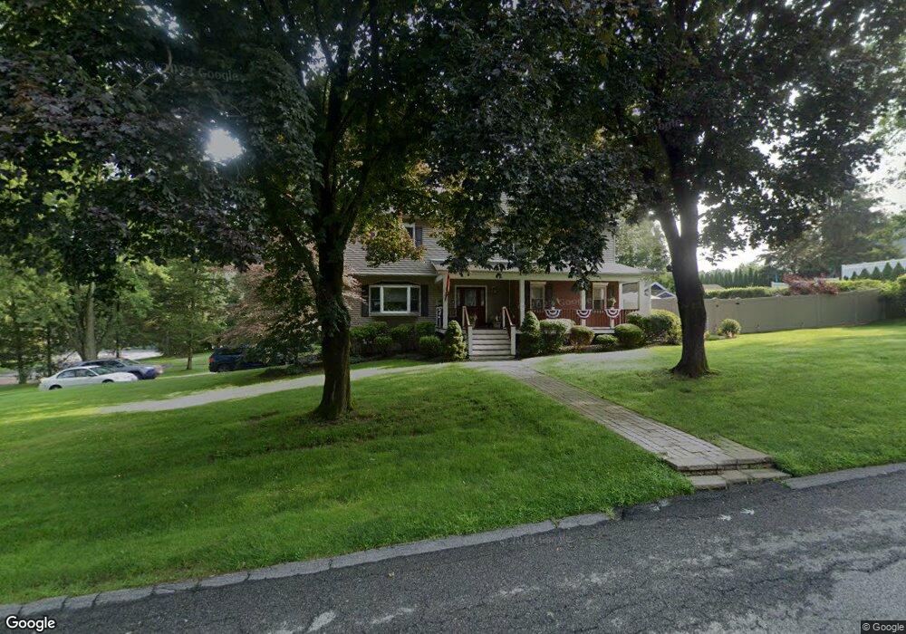 356 Smith Rd, Yorktown Heights, NY 10598 - photo 1