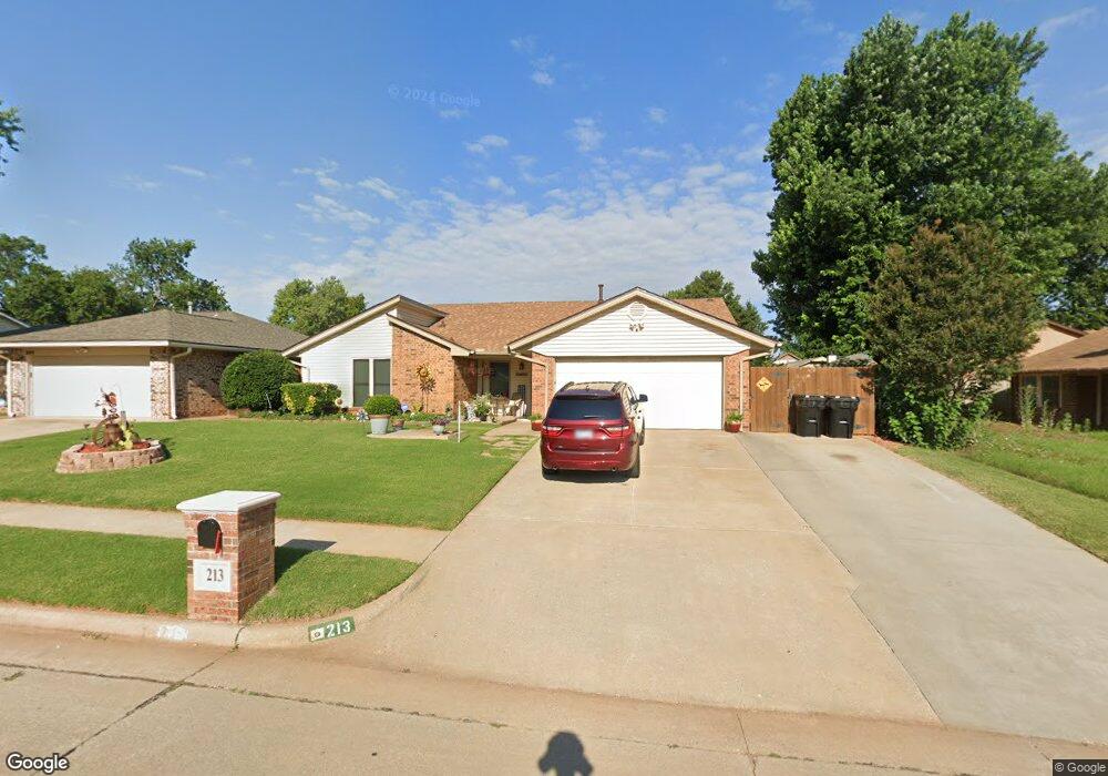 213 N Hickory Ln, Moore, OK 73160 - photo 1