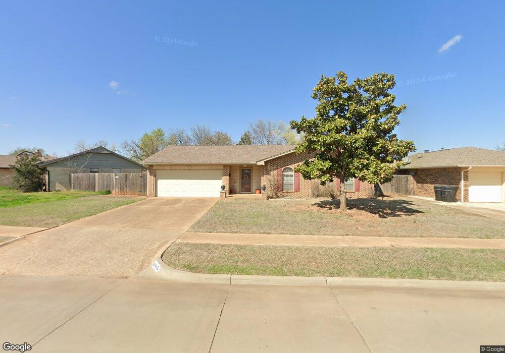1005 NE 4th St, Moore, OK 73160 - photo 1
