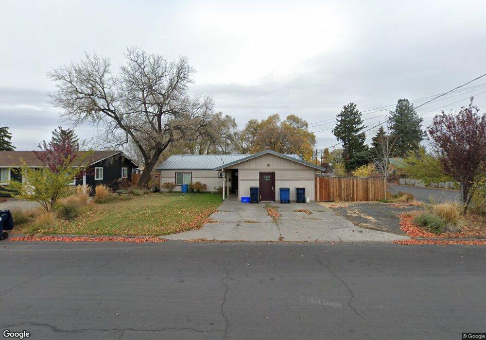 308 NW 4th St, Redmond, OR 97756 - photo 1