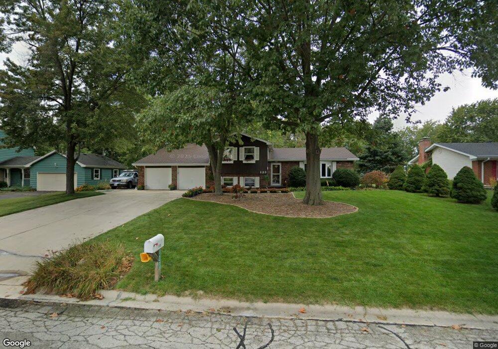 123 Mayflower Dr, Batavia, IL 60510 - photo 1