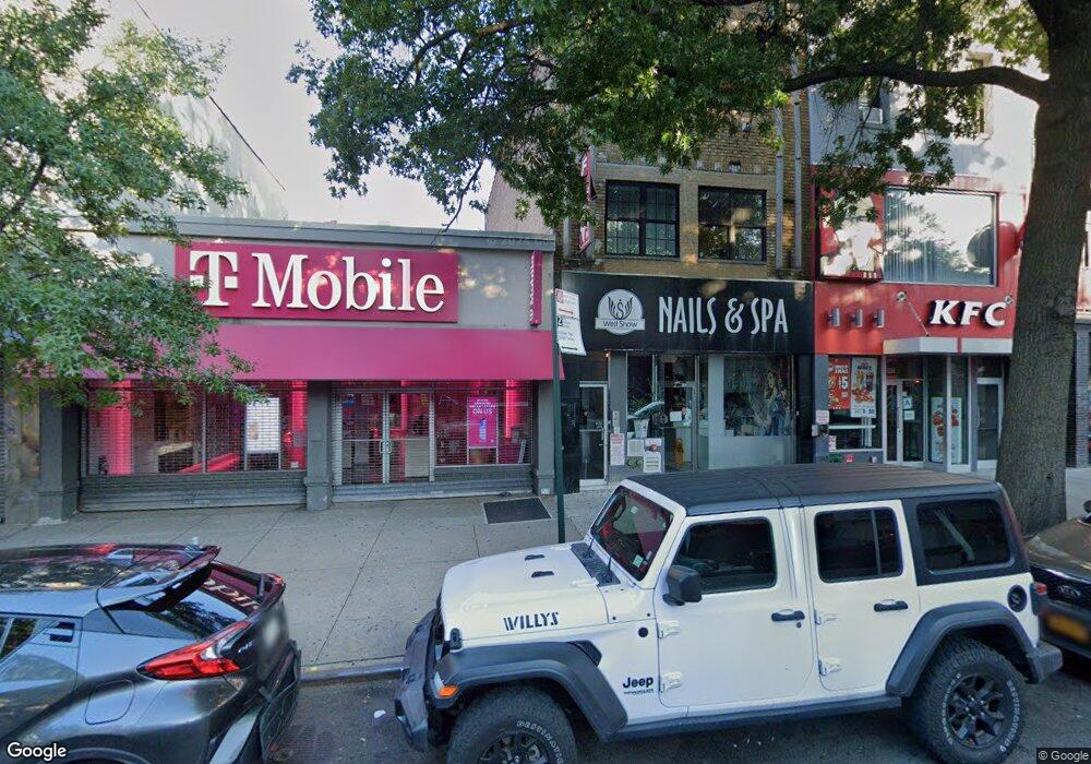 3044 Steinway St, Long Island City, NY 11103 - photo 1