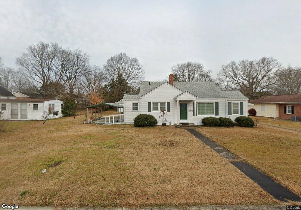 208 E Fairview Dr, Oxford, NC 27565 - photo 1