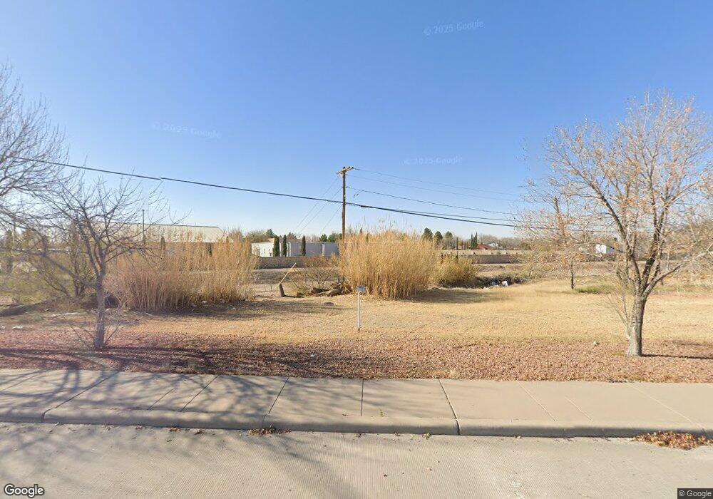 7558 N Loop Dr, El Paso, TX 79915 - photo 1