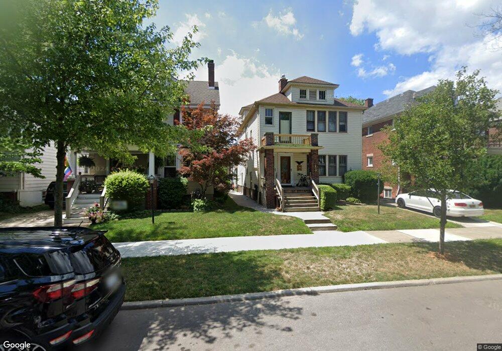 1329 Lakepointe St, Grosse Pointe Park, MI 48230 - photo 1