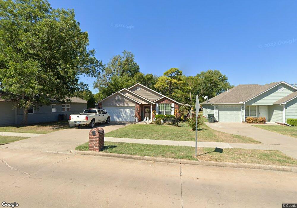 811 N Florence Ave, Claremore, OK 74017 - photo 1