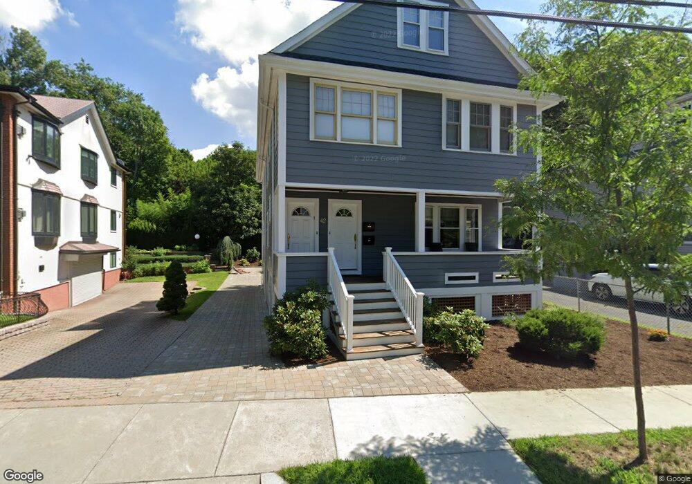 42 Loveland Rd unit 1, Brookline, MA 02445 - photo 1
