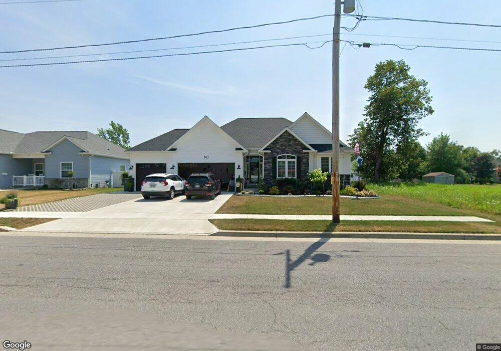 843 Meadow Dr, North Tonawanda, NY 14120 - photo 1