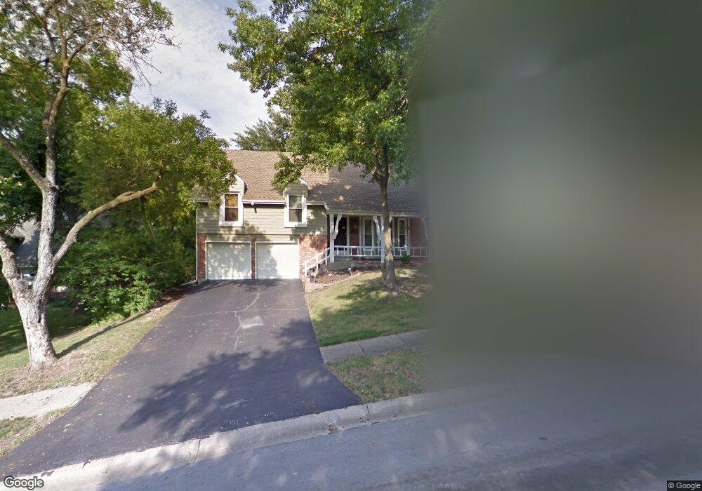 8107 Haskins St, Lenexa, KS 66215 - photo 1