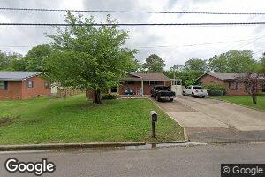 205 N Foster Dr, Tupelo, MS 38801