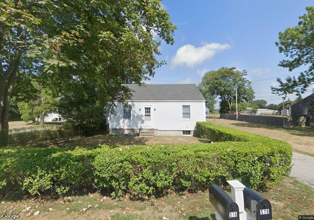 576 E Main Rd, Middletown, RI 02842 - photo 1