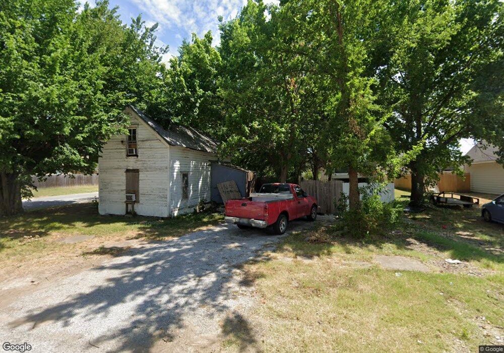 318 E 4th St, Skiatook, OK 74070 - photo 1