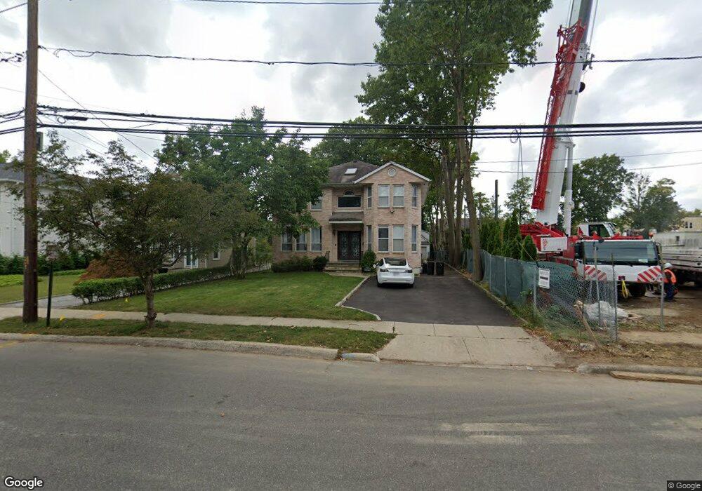 10 North Rd, Great Neck, NY 11024 - photo 1