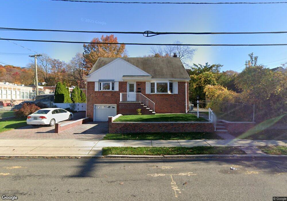 512 Walnut St, Ridgefield, NJ 07657 - photo 1