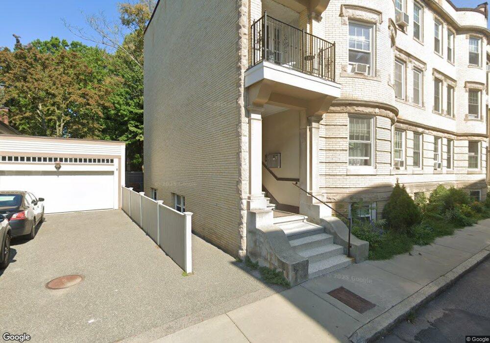 15 Wellman St unit 4, Brookline, MA 02446 - photo 1