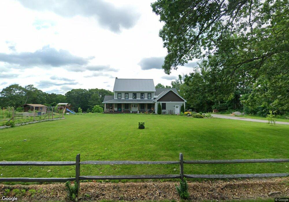 571 Henshaw St, Rochdale, MA 01542 - photo 1