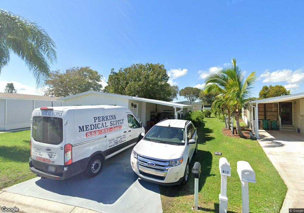 930 Hyacinth Cir unit 2, Sebastian, FL 32976 - photo 1