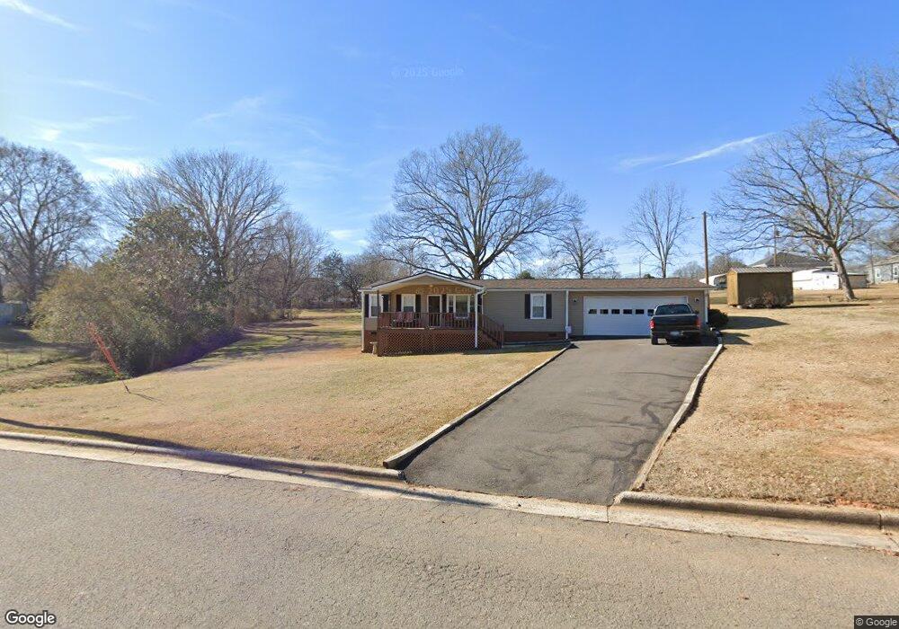 312 Walnut St, Clover, SC 29710 - photo 1