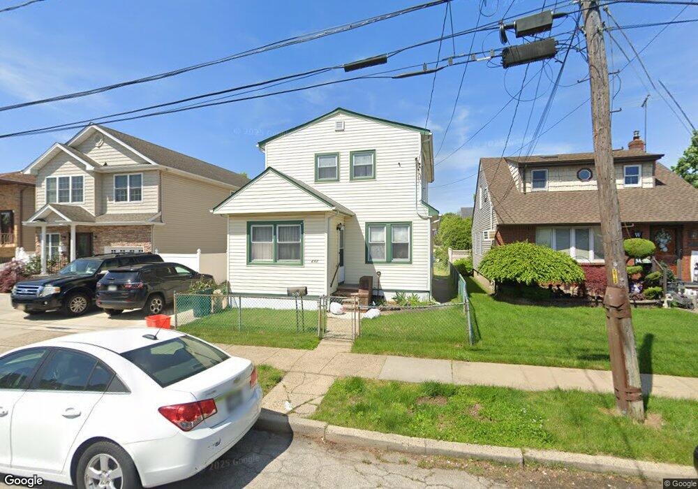 207 Monroe St, Franklin Square, NY 11010 - photo 1