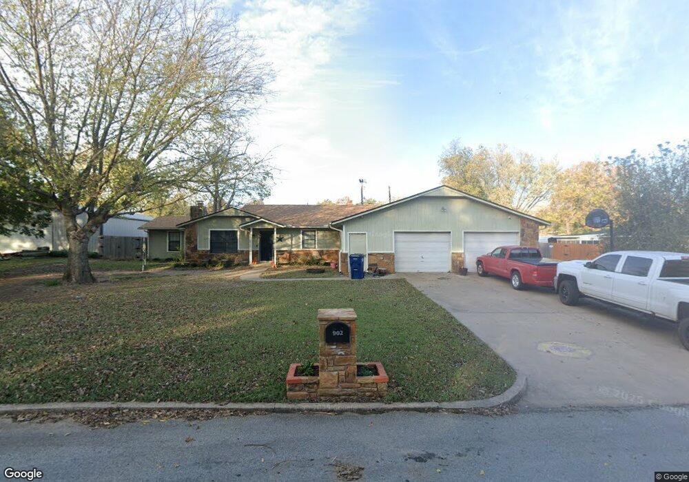 902 N Ponca Dr, Cleveland, OK 74020 - photo 1