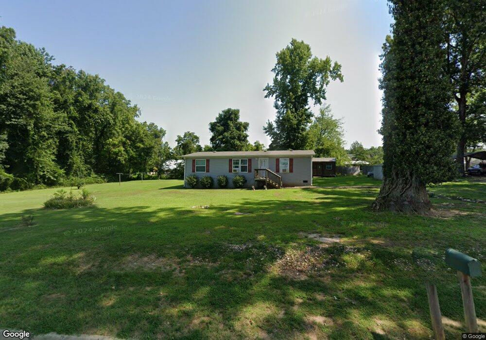 1310 Mecklenburg Ave, Victoria, VA 23974 - photo 1