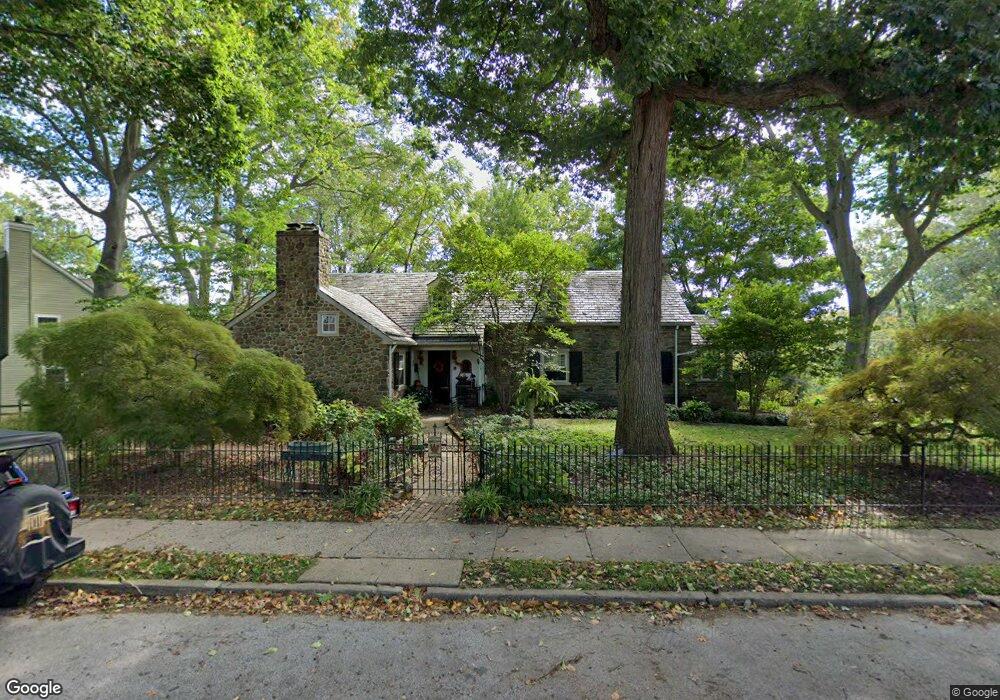 1015 Hunters Ln, Wynnewood, PA 19096 - photo 1