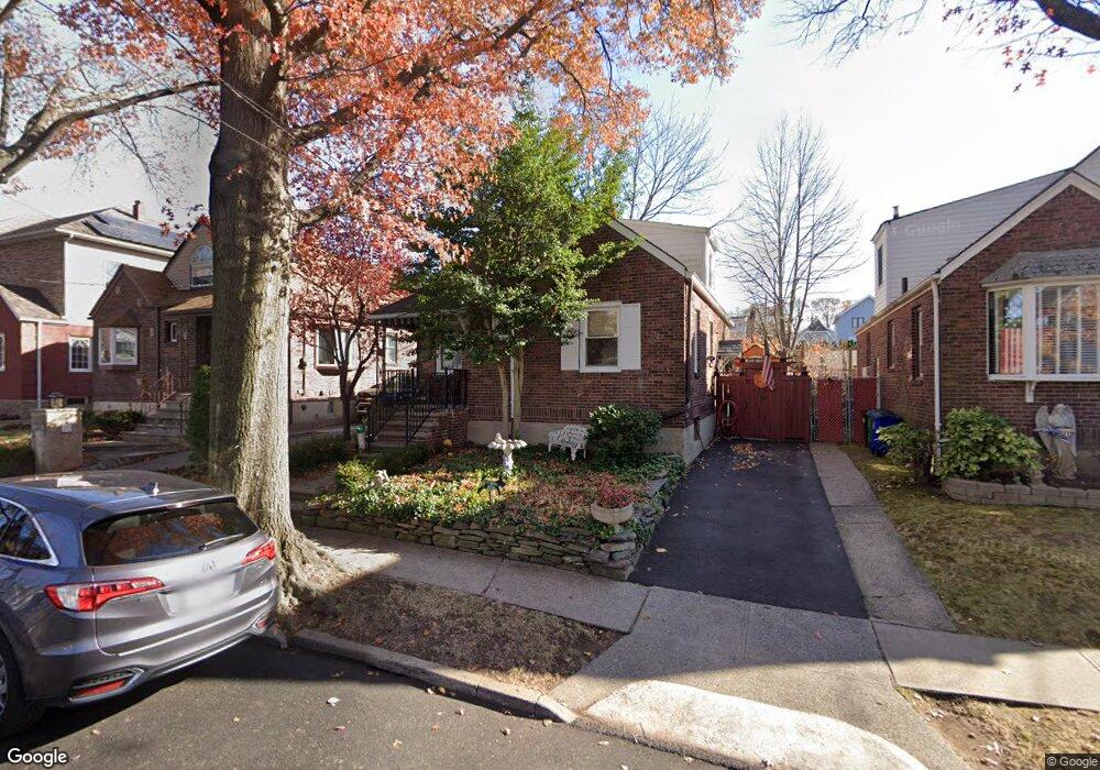 54 Fox Hunt Ct, Staten Island, NY 10301 - photo 1