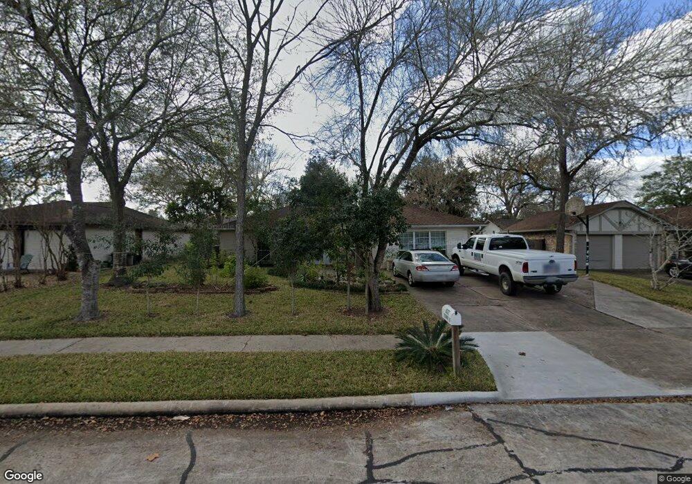 16322 Oxnard Ln, Friendswood, TX 77546 - photo 1